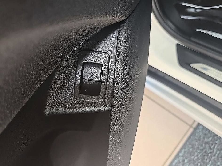Used 2016 BMW X1 xDrive28i AWD/4WD image 16