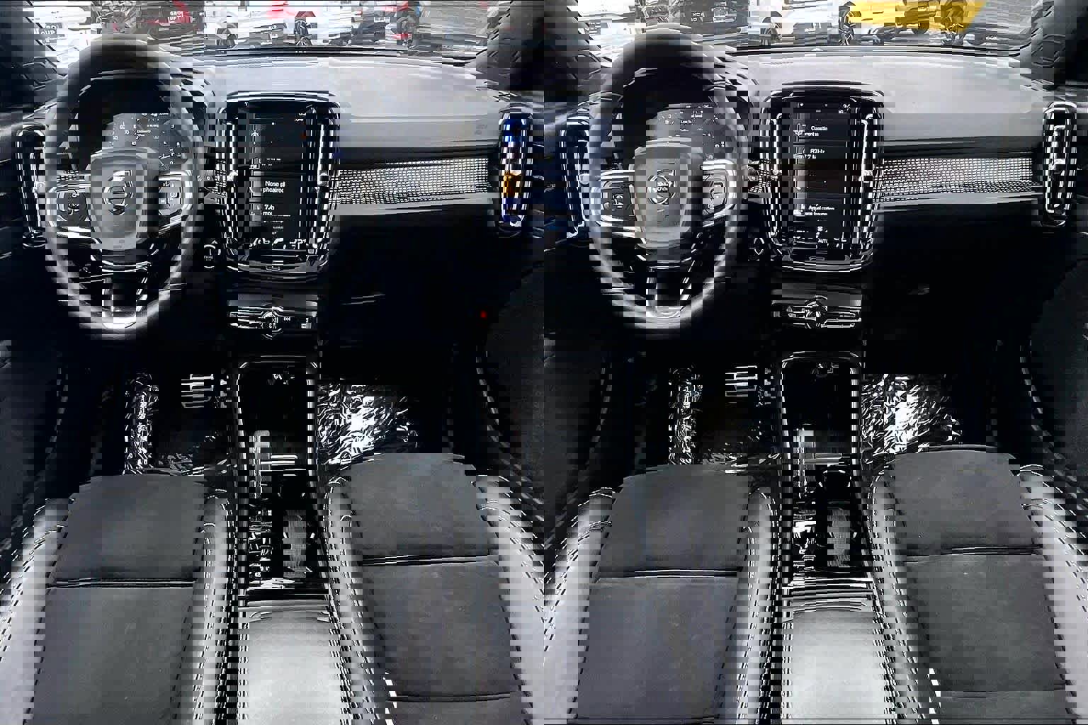 Used 2022 Volvo XC40 T5 R-Design w/ Advanced Package image 14