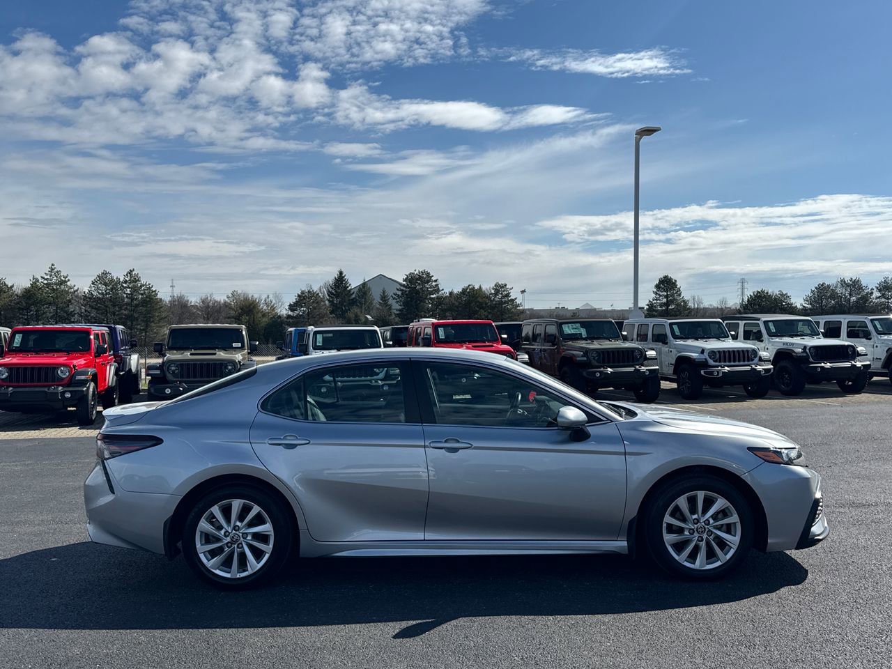 Used 2024 Toyota Camry SE video 2