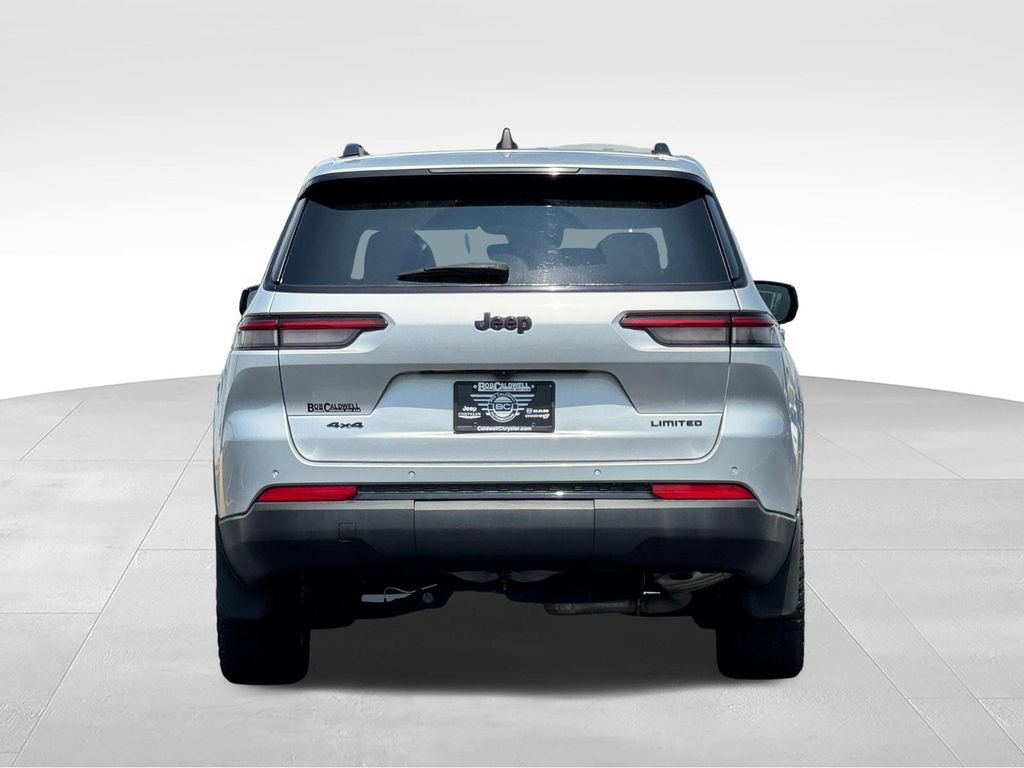 Used 2023 Jeep Grand Cherokee L Limited w/ Black Appearance Package AWD/4WD image 6