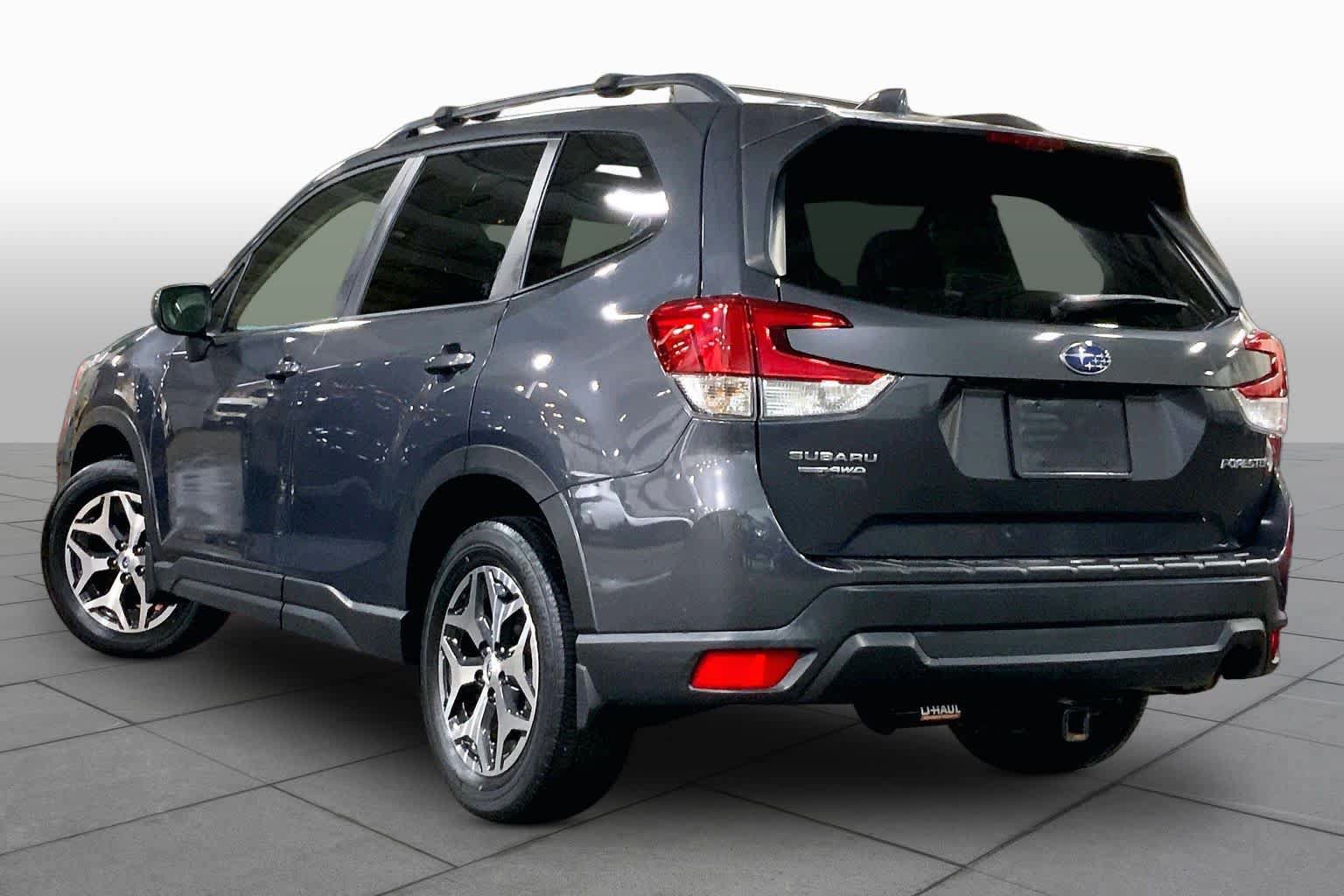 Used 2021 Subaru Forester Premium AWD/4WD image 12