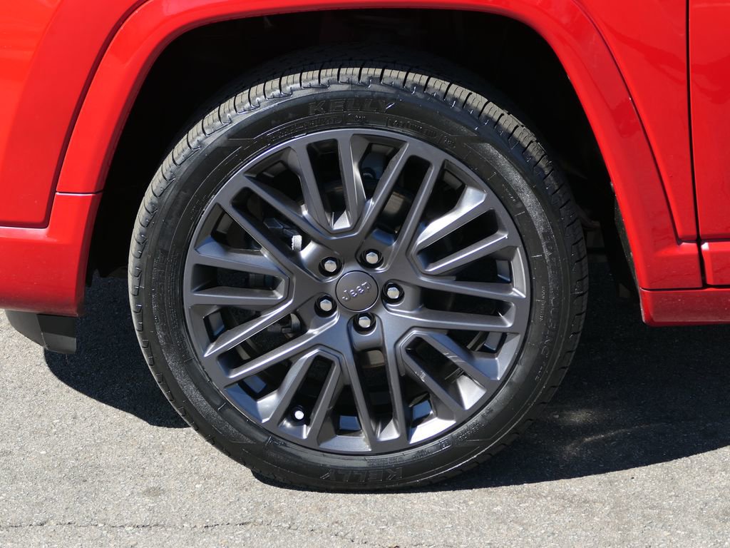 Used 2022 Jeep Compass Limited image 9