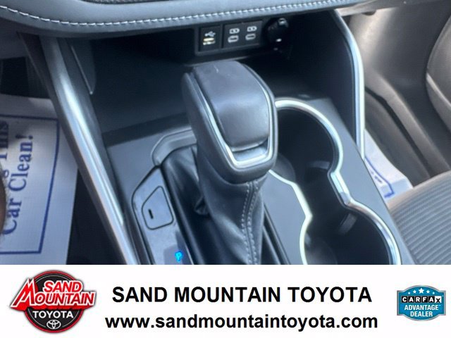 Used 2024 Toyota Highlander LE FWD image 18