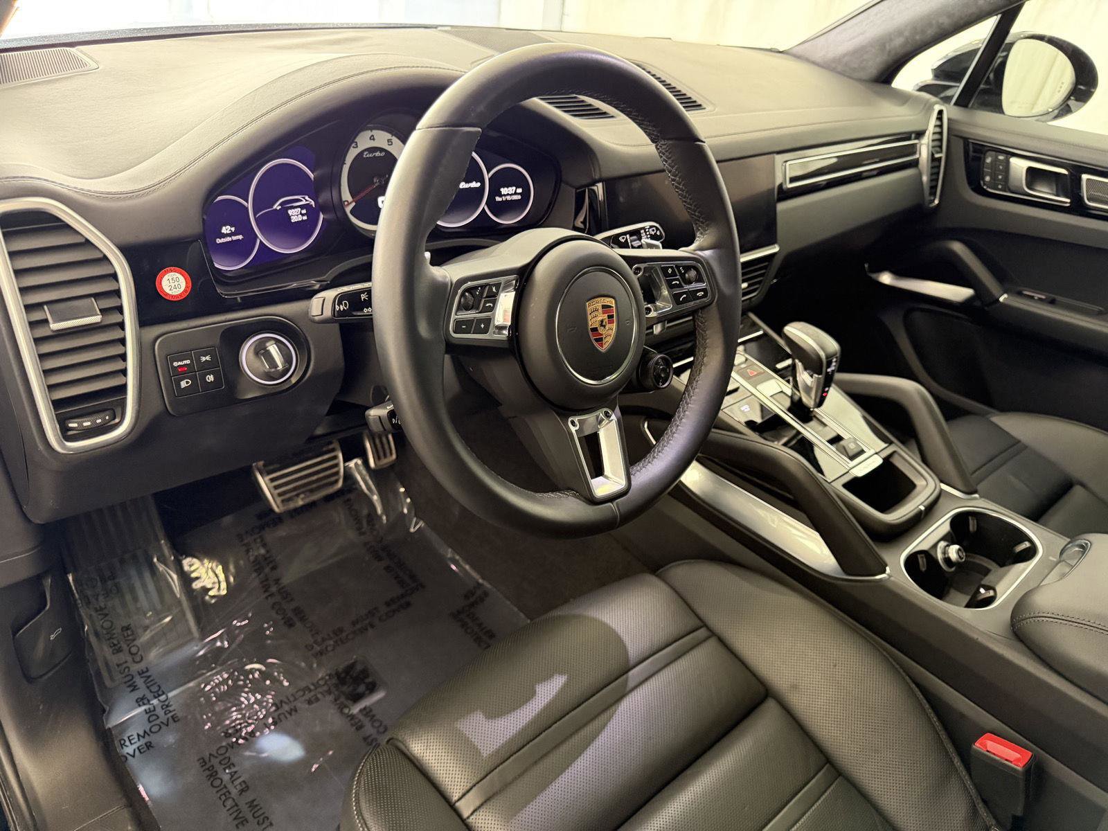 Certified 2023 Porsche Cayenne Turbo image 4