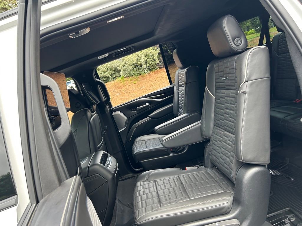 Used 2023 Cadillac Escalade ESV Sport Platinum w/ LPO, ONYX Package AWD/4WD image 43