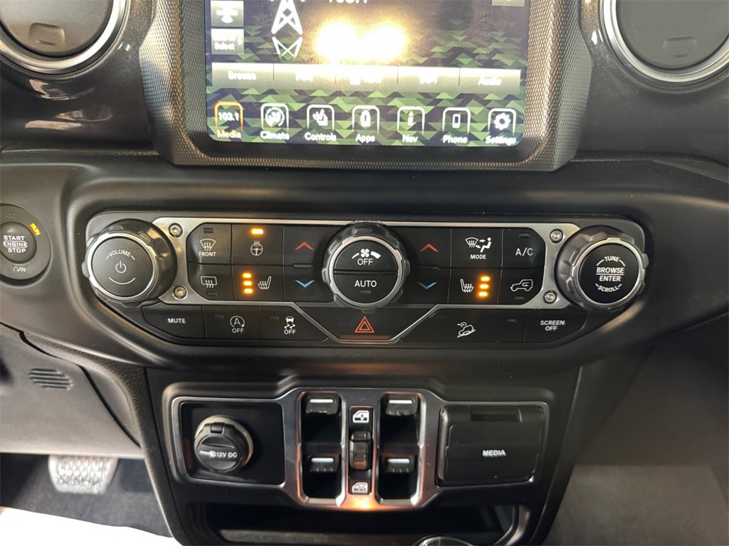 Used 2020 Jeep Wrangler Unlimited Sahara image 30
