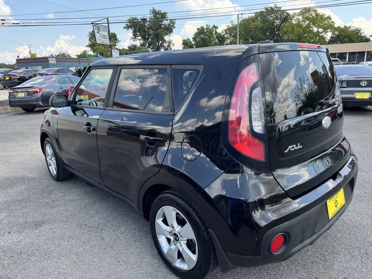 Used 2017 Kia Soul image 7