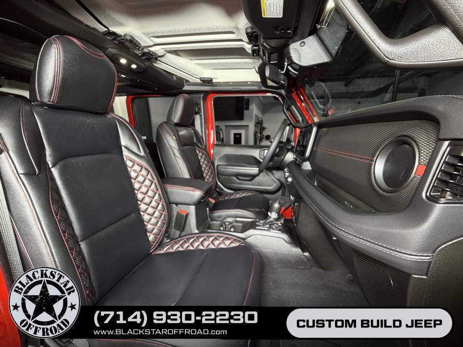 Used 2025 Jeep Wrangler Unlimited Rubicon AWD/4WD image 27