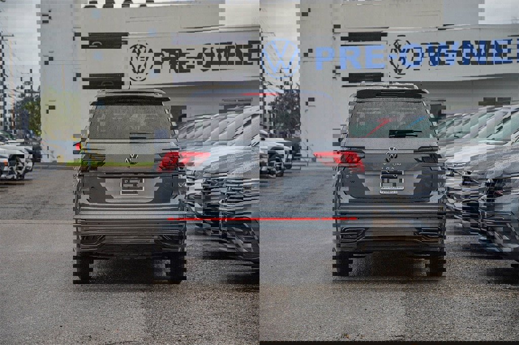 New 2024 Volkswagen Tiguan SE R-Line image 6