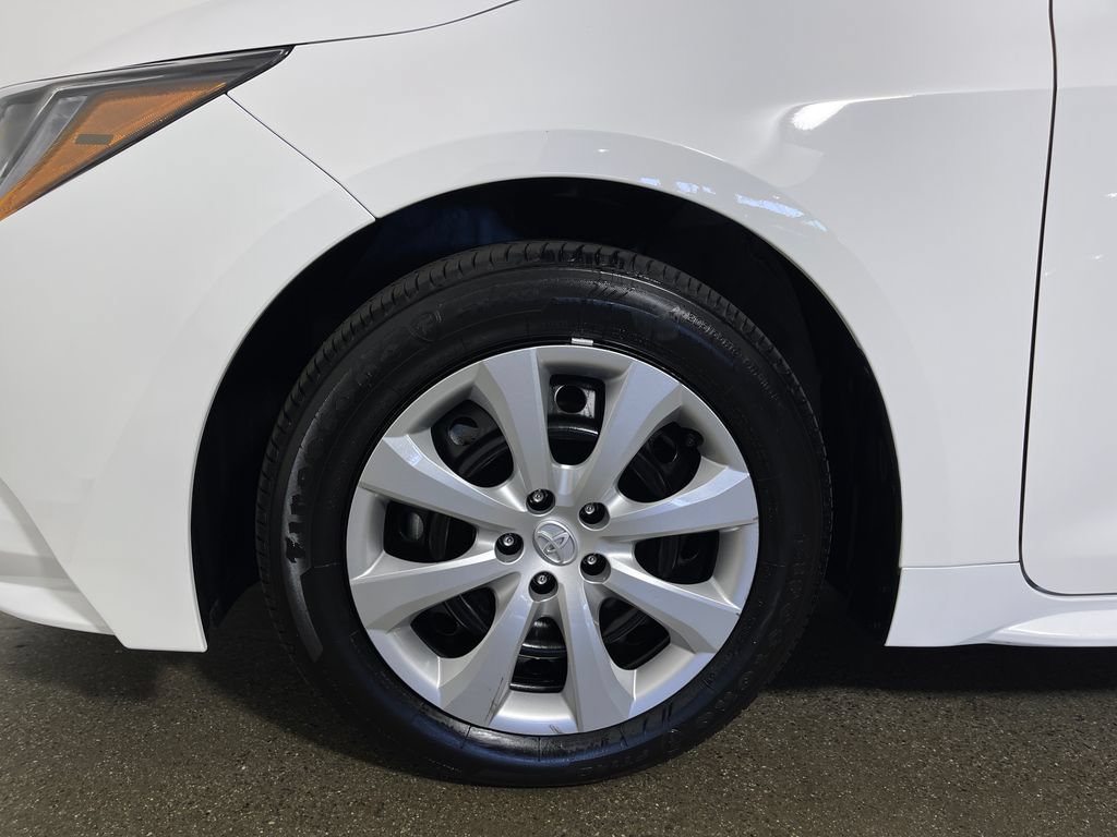 Used 2026 Toyota Corolla LE FWD image 11