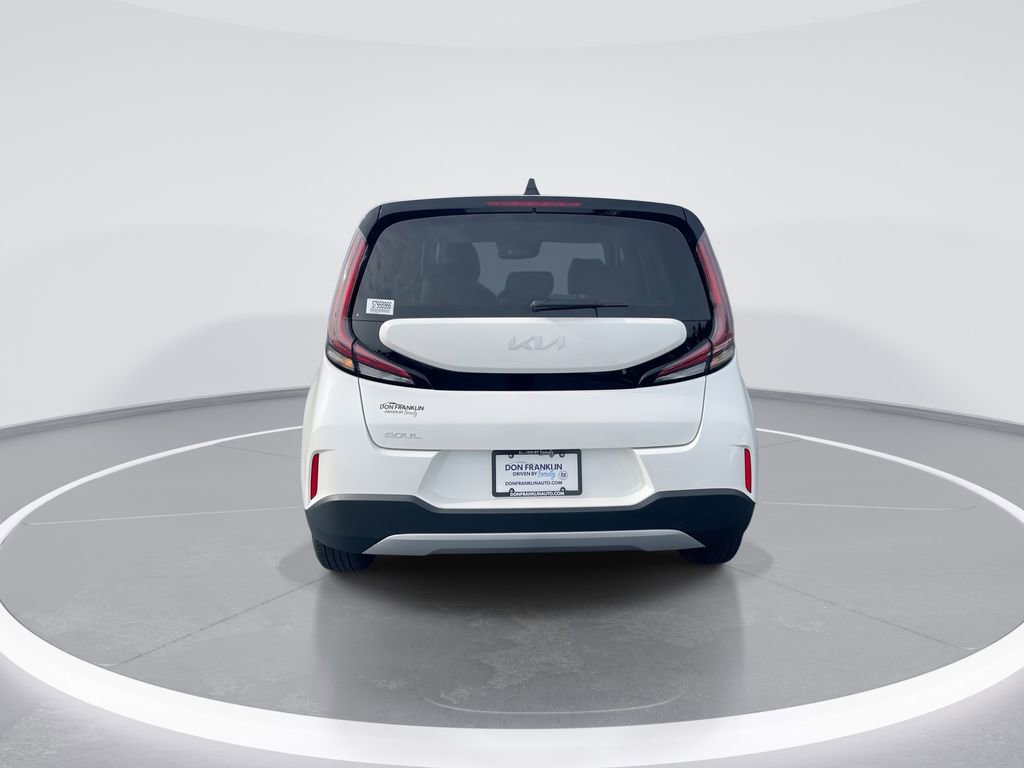 Used 2025 Kia Soul LX w/ LX Technology Package FWD image 7