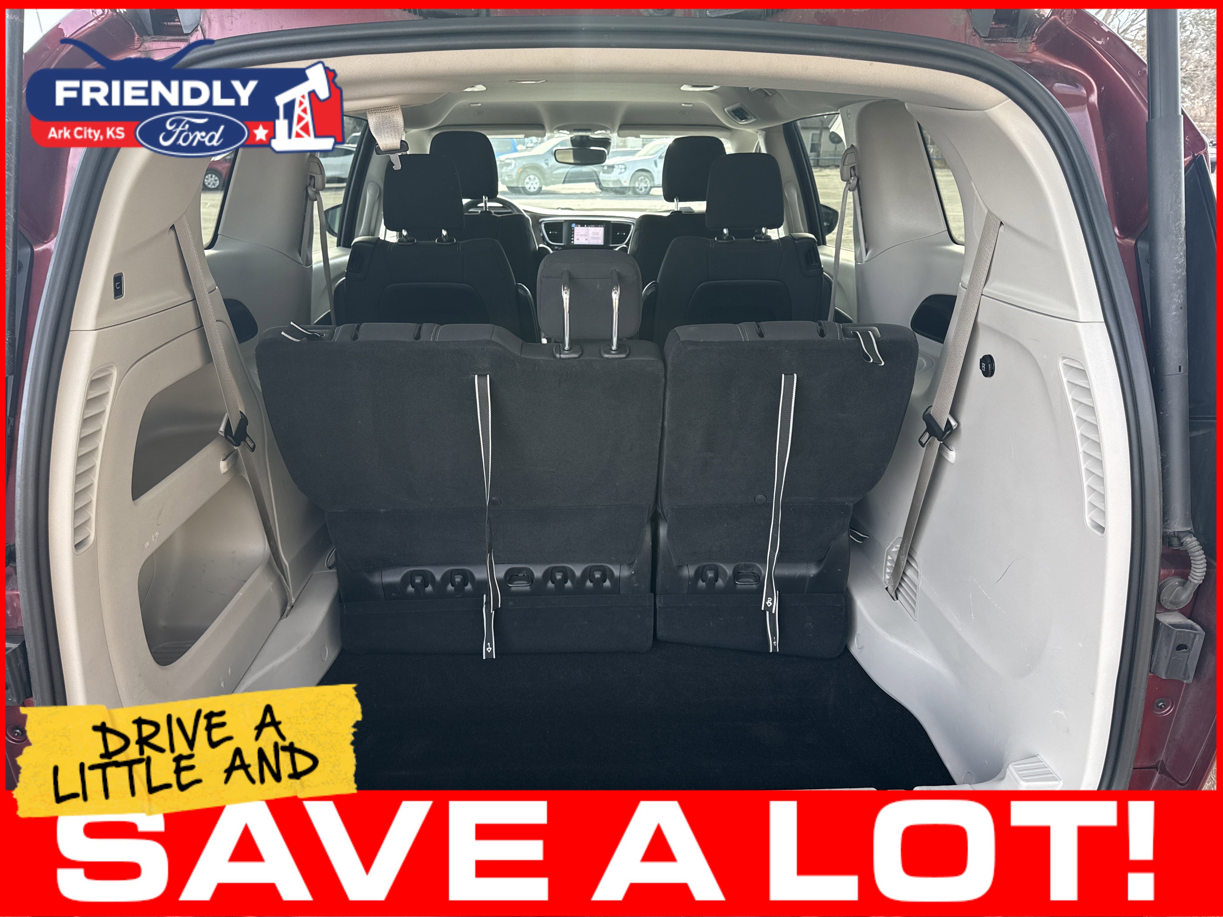 Used 2023 Chrysler Voyager LX FWD image 16
