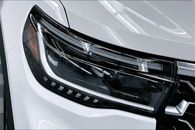 Used 2025 Ford Explorer Platinum image 34