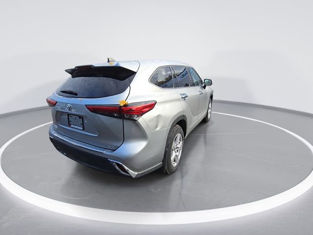 Used 2022 Toyota Highlander LE image 8