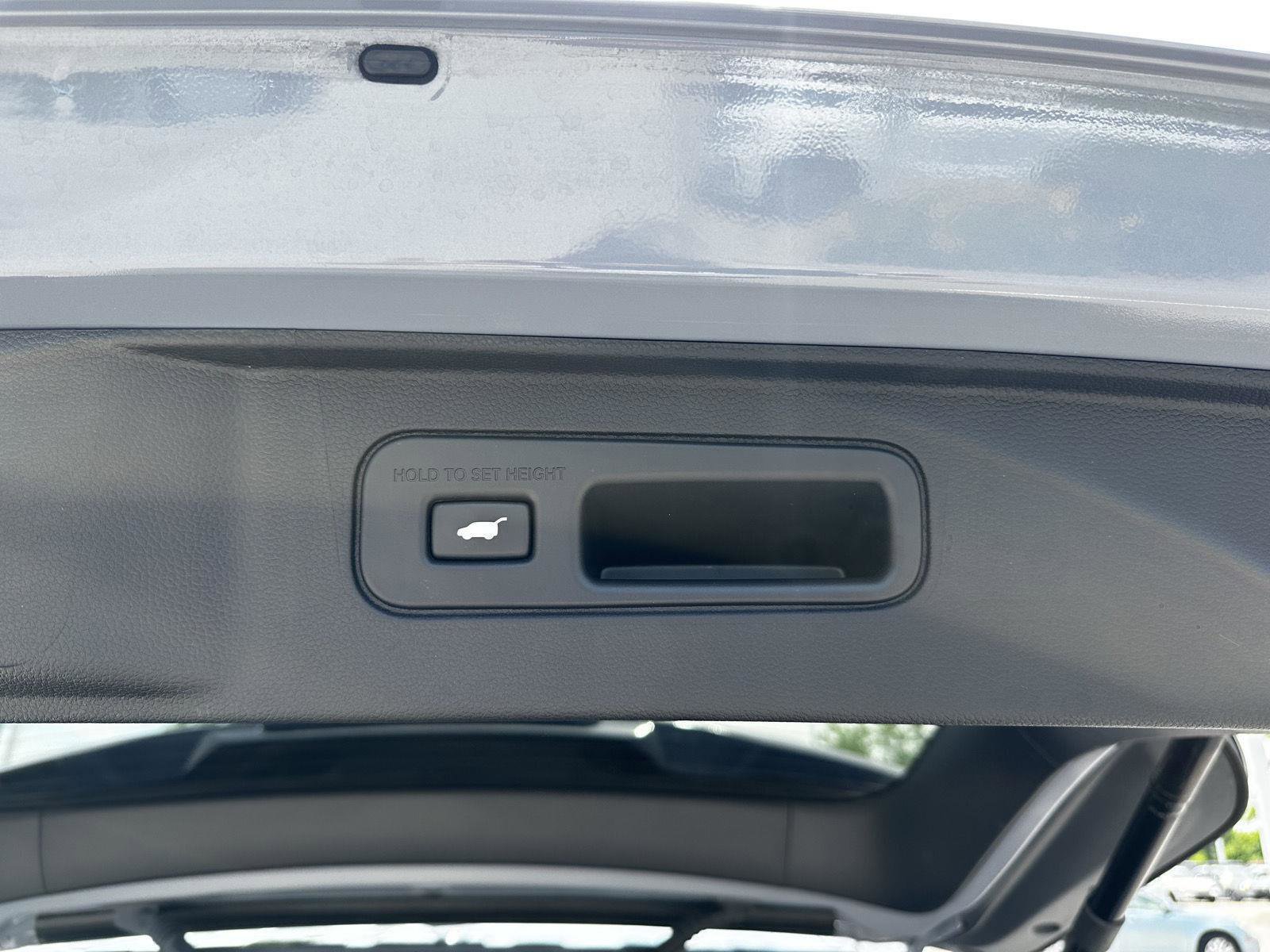 Certified 2025 Honda Pilot Black Edition image 26