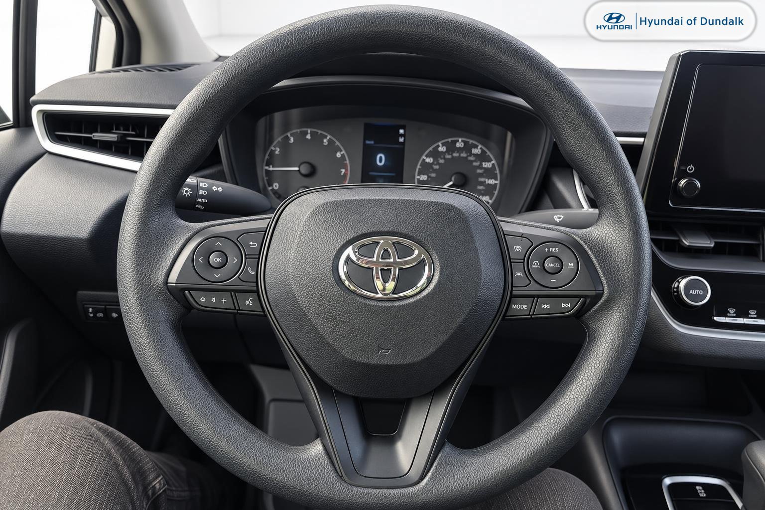 Used 2025 Toyota Corolla LE FWD image 10