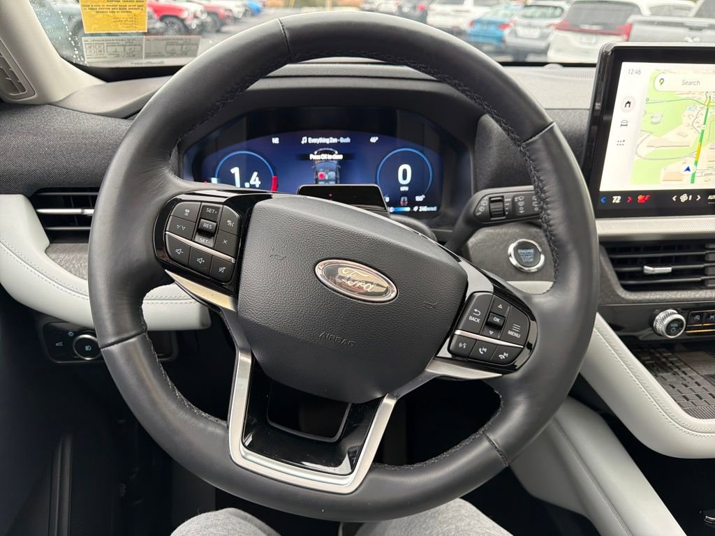 Used 2025 Ford Explorer Platinum w/ Ultimate Package image 13