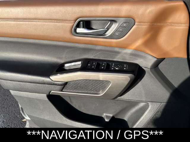 Used 2023 Nissan Pathfinder Platinum AWD/4WD image 7