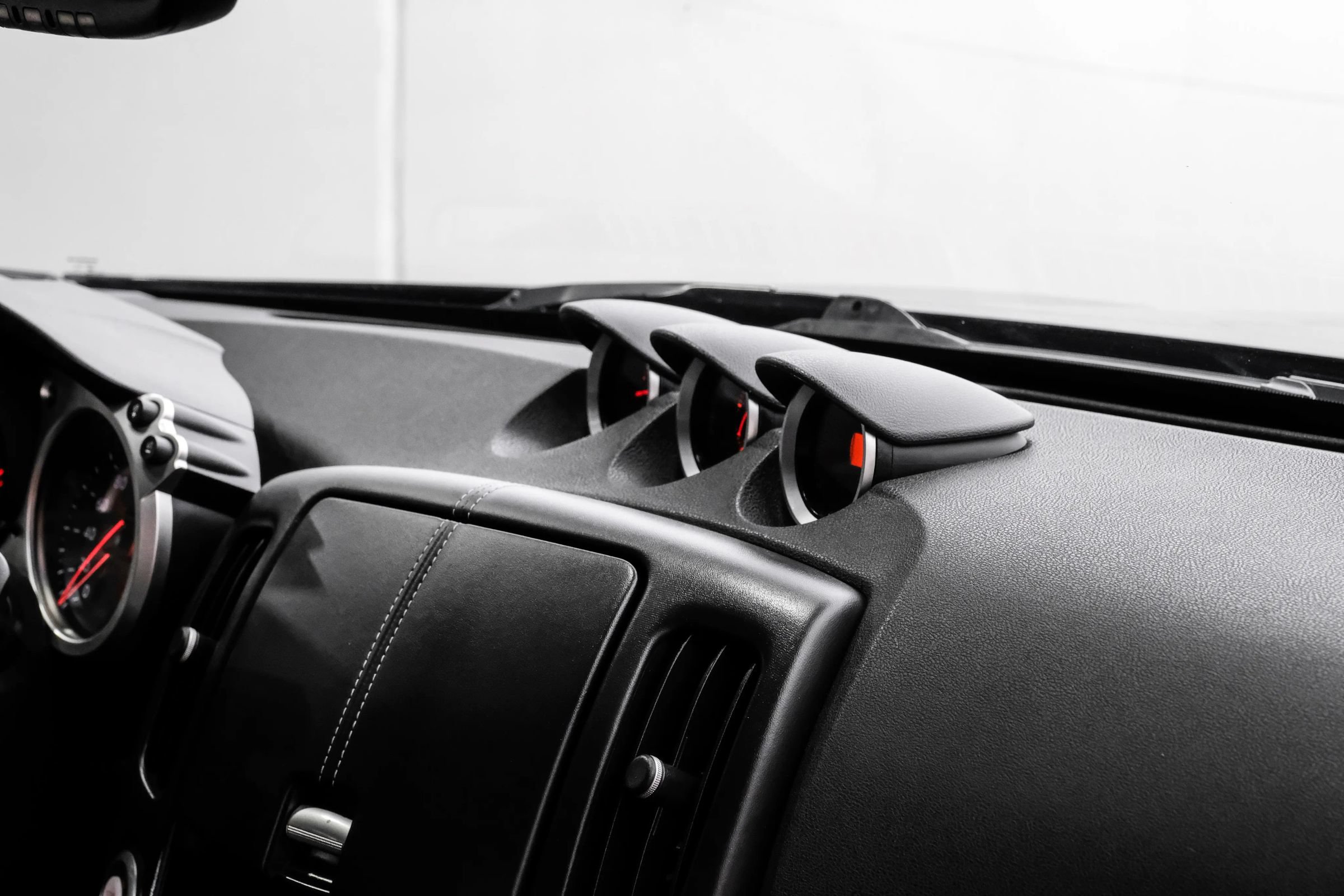 Used 2012 Nissan 370Z Touring w/ Sport Pkg RWD image 28
