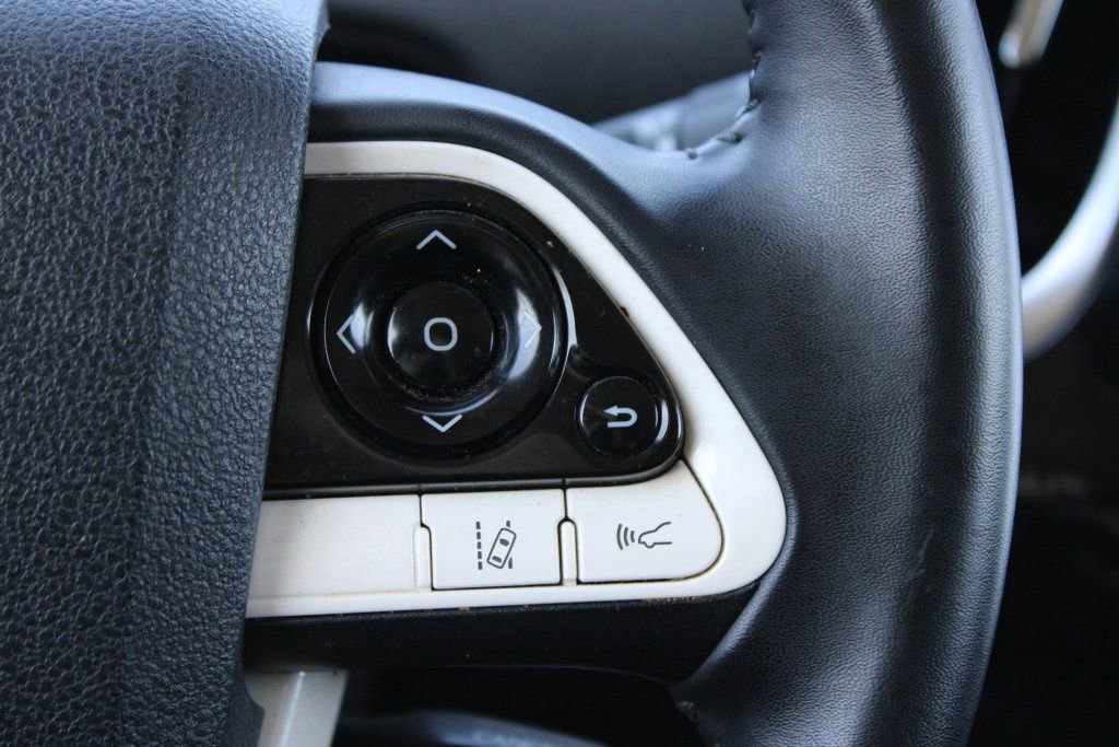 Used 2019 Toyota Prius Prime Premium w/ Carpet Mat Package image 15