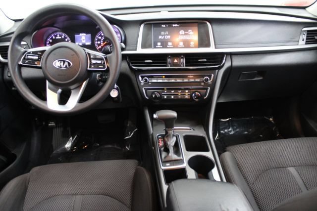 Used 2019 Kia Optima LX w/ LX 17" Wheel Package FWD image 2