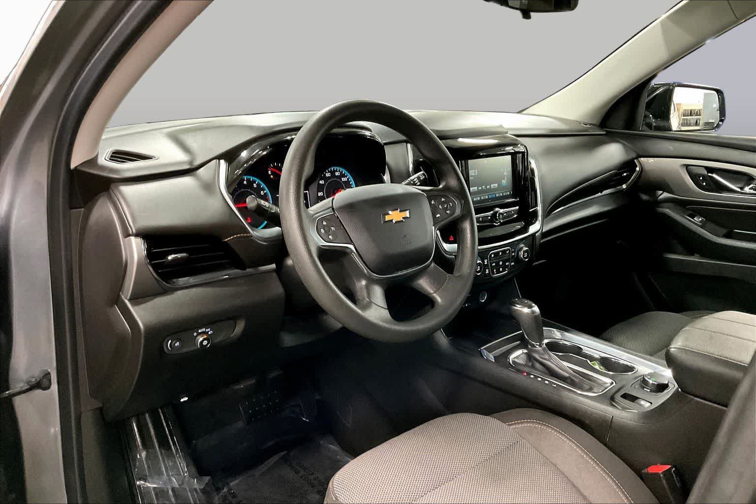 Used 2019 Chevrolet Traverse LS FWD image 16