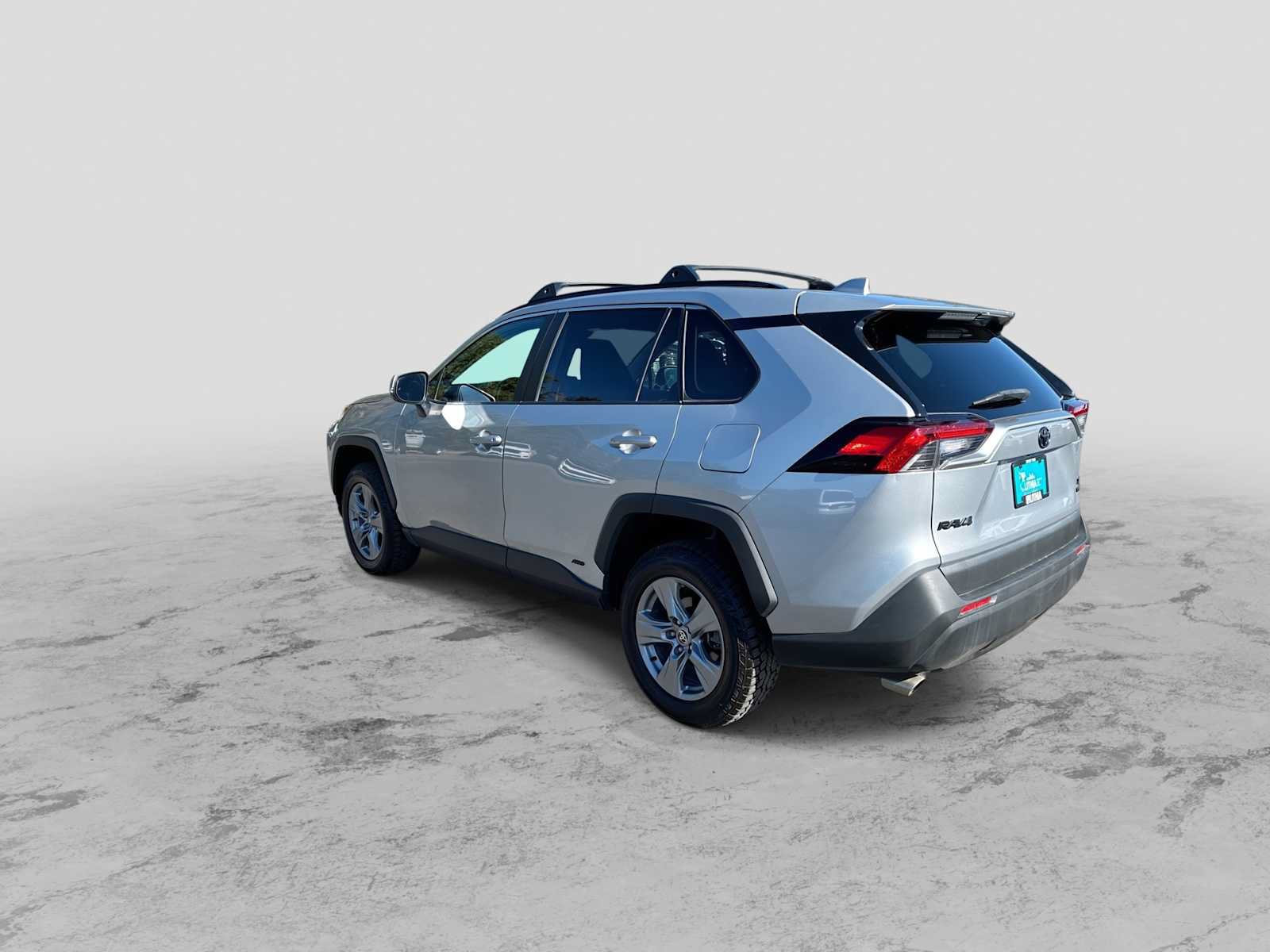 Used 2022 Toyota RAV4 XLE w/ Convenience Package AWD/4WD image 6