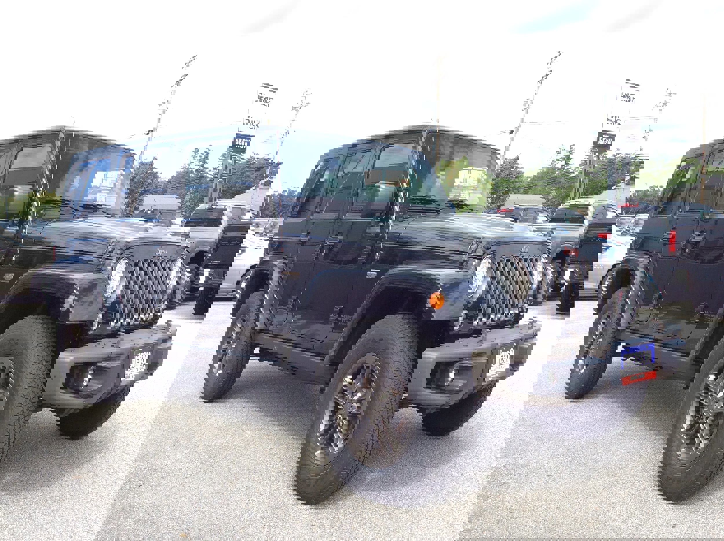 Used 2017 Jeep Wrangler Unlimited Sahara image 1