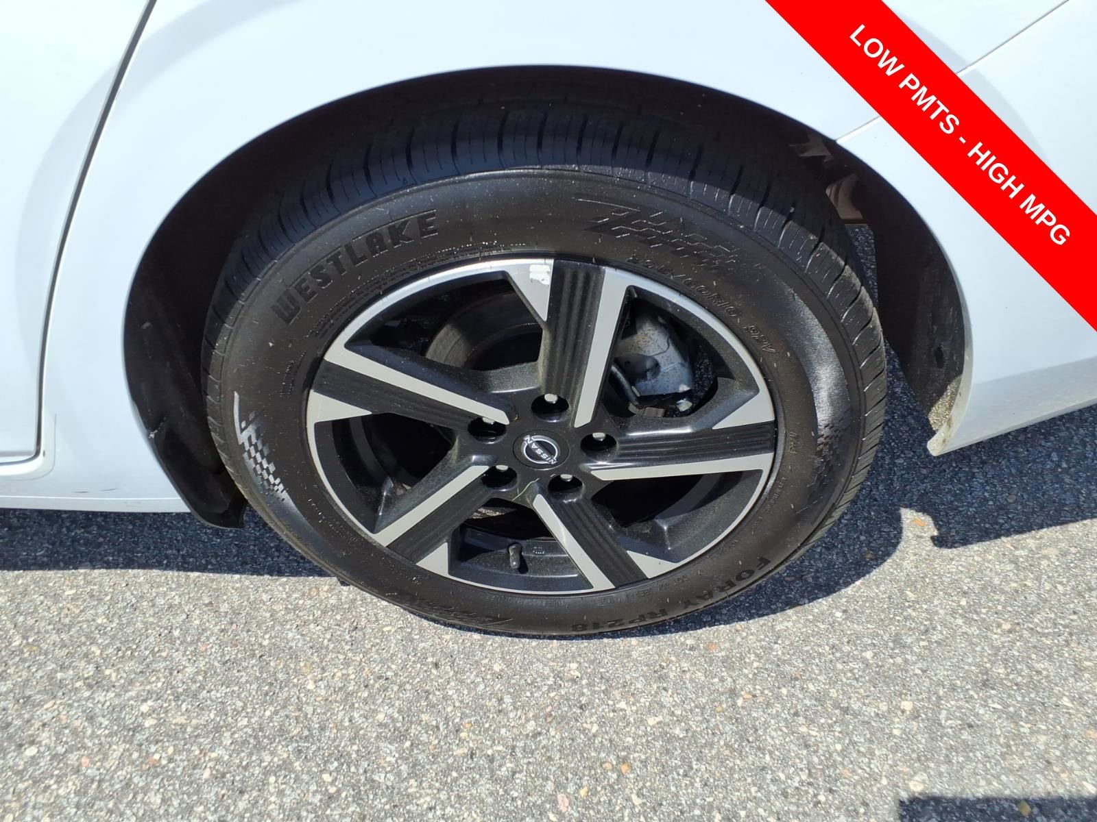 Used 2024 Nissan Sentra SV FWD image 11