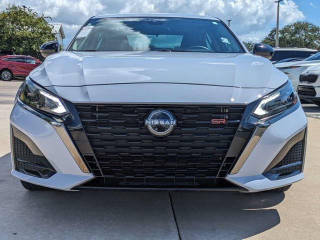 Used 2024 Nissan Altima 2.5 SR w/ SR Premium Package FWD image 2