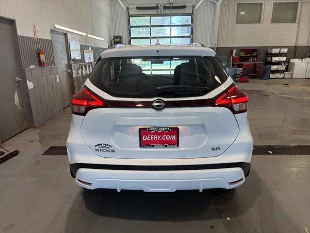 Certified 2023 Nissan Kicks SR w/ SR Premium Package FWD image 4