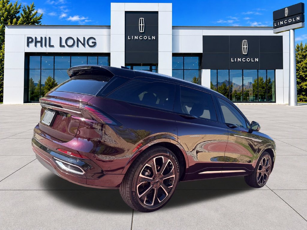Certified 2024 Lincoln Nautilus Reserve w/ Equipment Group 202A AWD/4WD image 9
