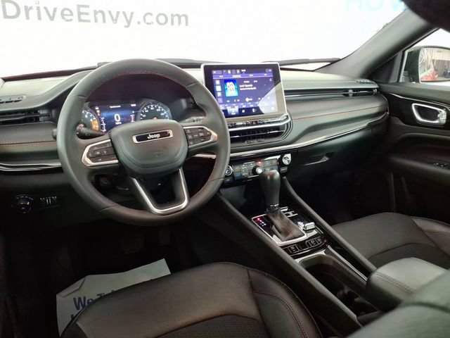 Used 2023 Jeep Compass Trailhawk AWD/4WD image 10
