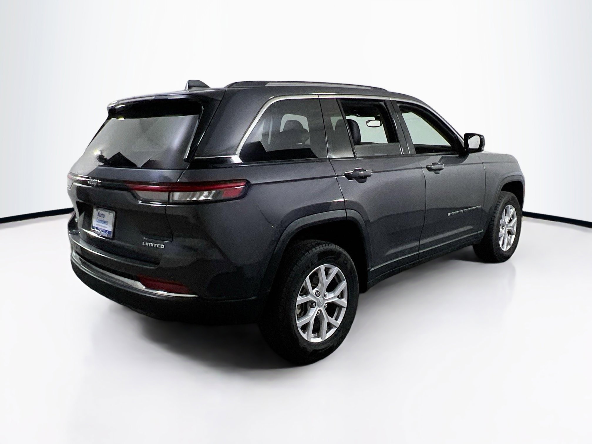 Used 2022 Jeep Grand Cherokee Limited image 5