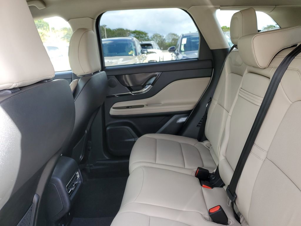 New 2026 Lincoln Corsair Reserve FWD image 11
