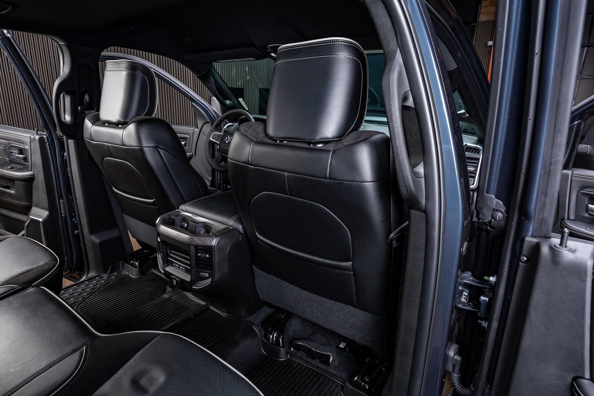 Used 2026 RAM 3500 Laramie w/ Night Edition AWD/4WD image 31
