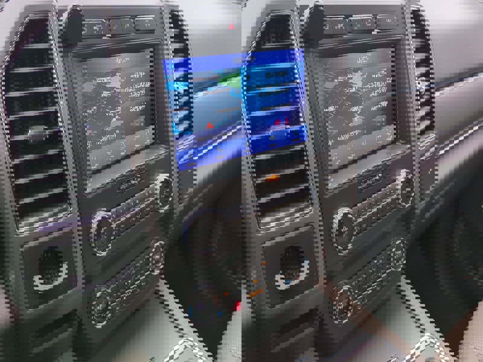 Used 2021 Ford Expedition XLT image 28