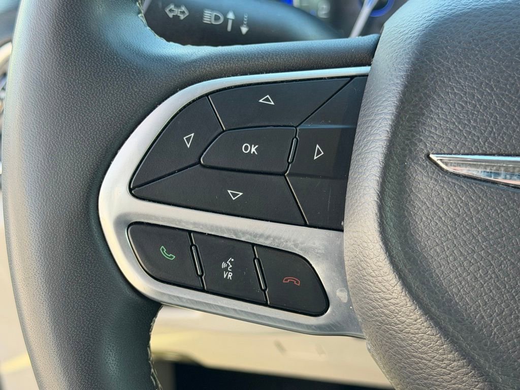 Certified 2022 Chrysler Voyager LX image 24