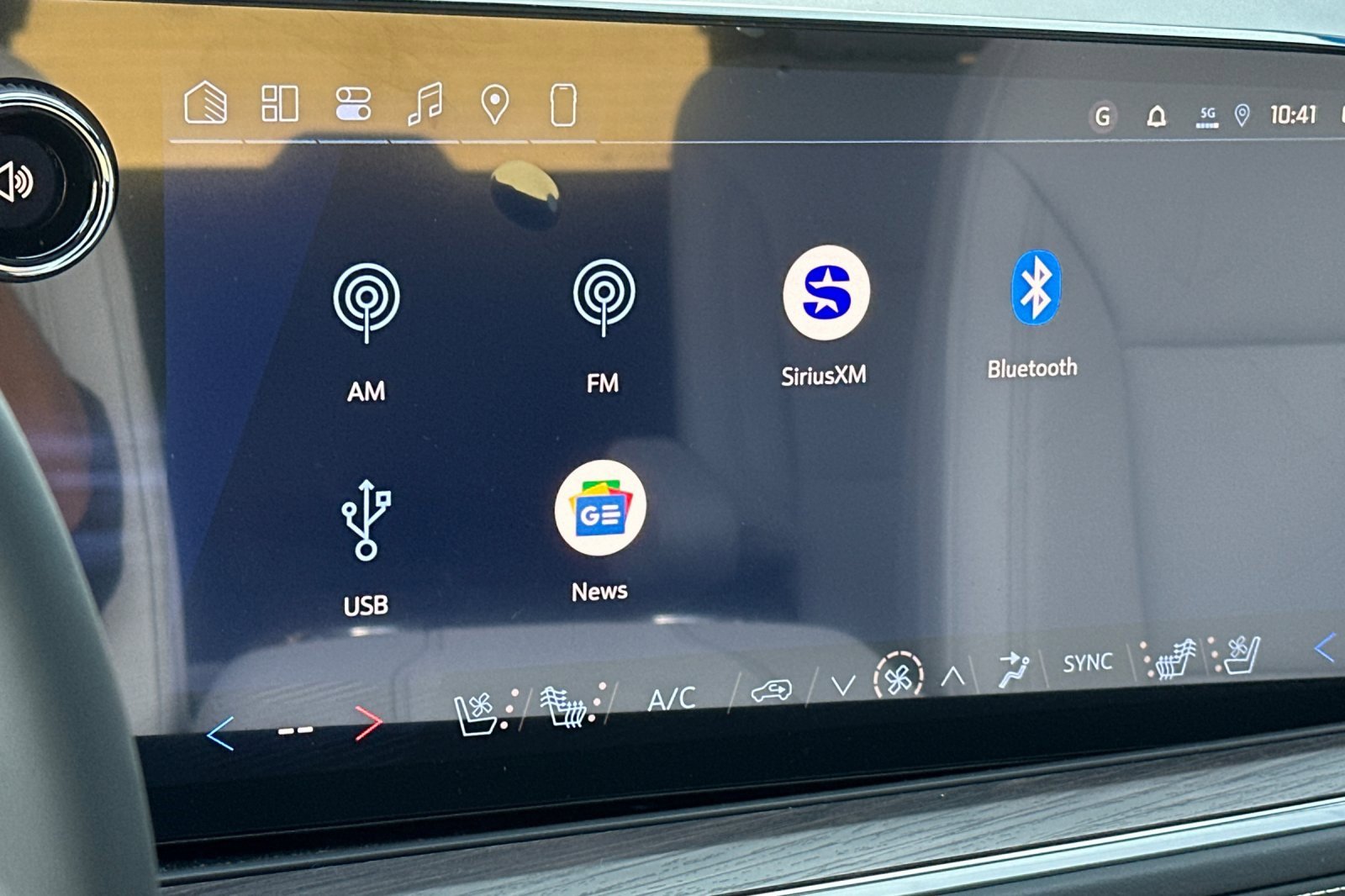 New 2026 Chevrolet Suburban Premier w/ Sun And Tow Package image 23