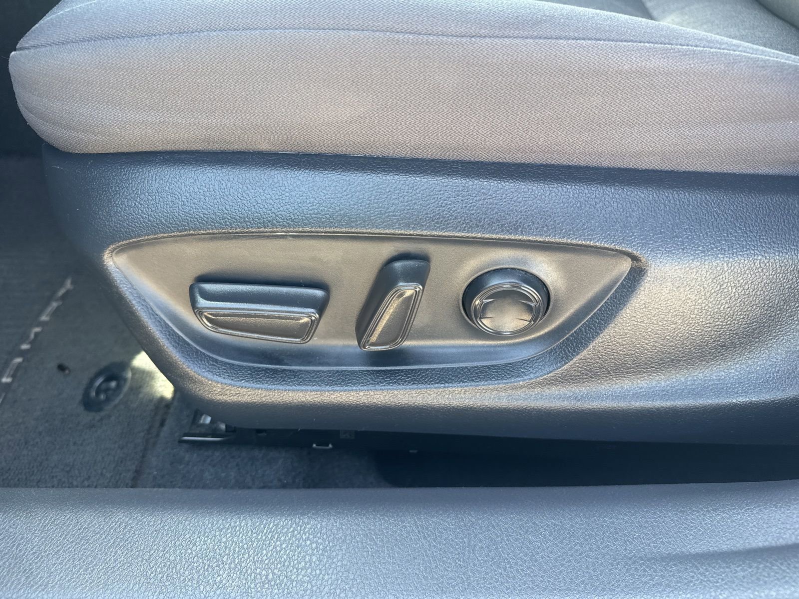 Used 2024 Toyota Camry LE FWD image 15