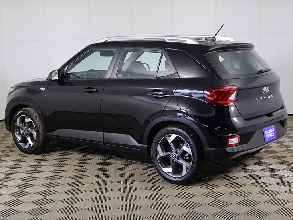 Certified 2023 Hyundai Venue SEL w/ Cargo Package image 8