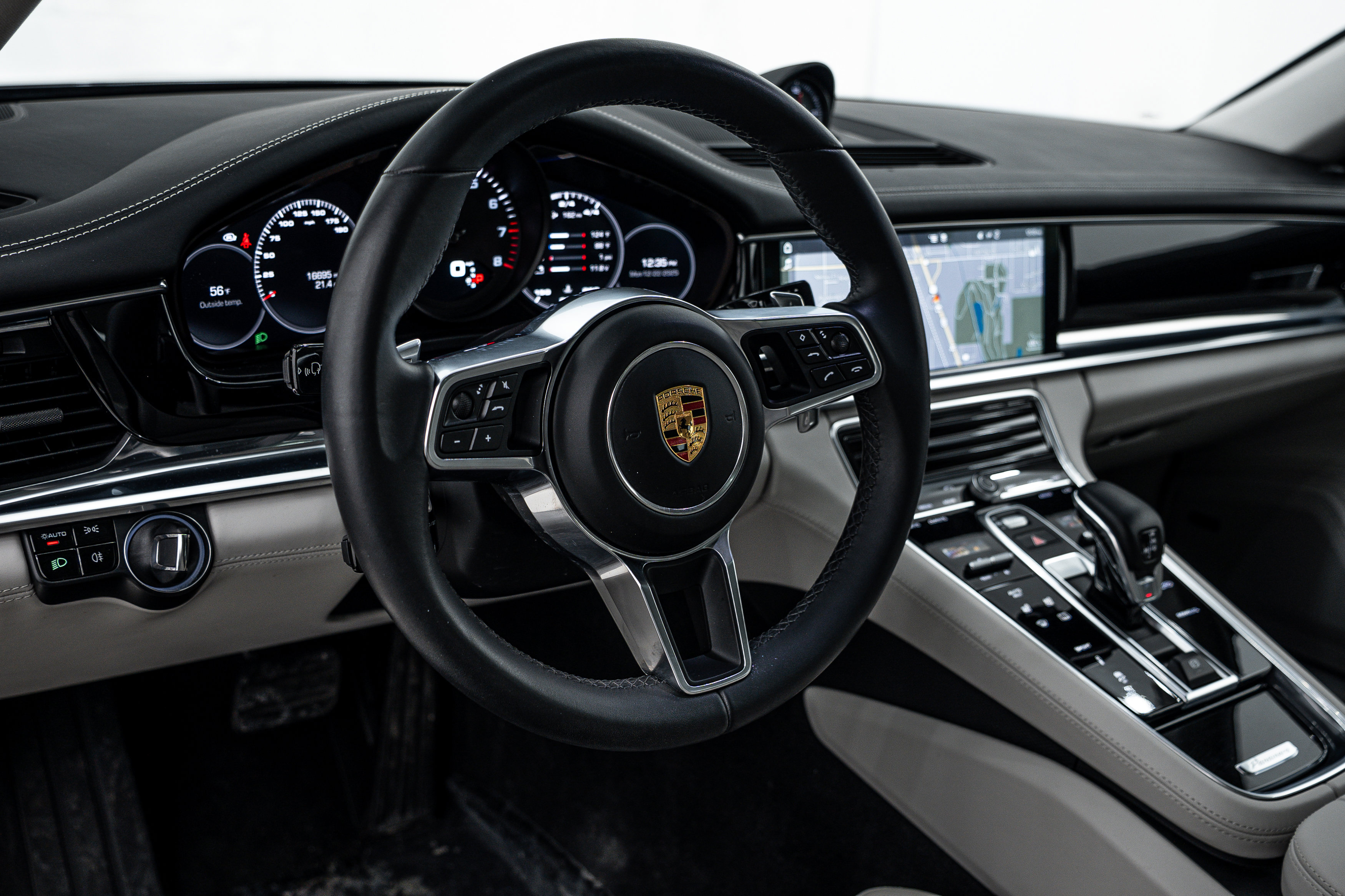 Certified 2017 Porsche Panamera image 14
