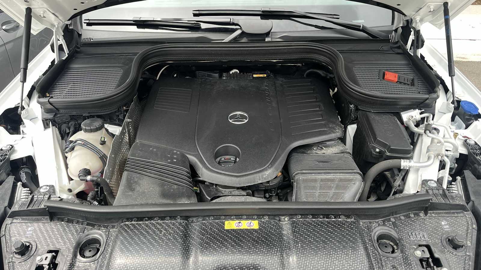 Certified 2025 Mercedes-Benz GLS 450 4MATIC image 27