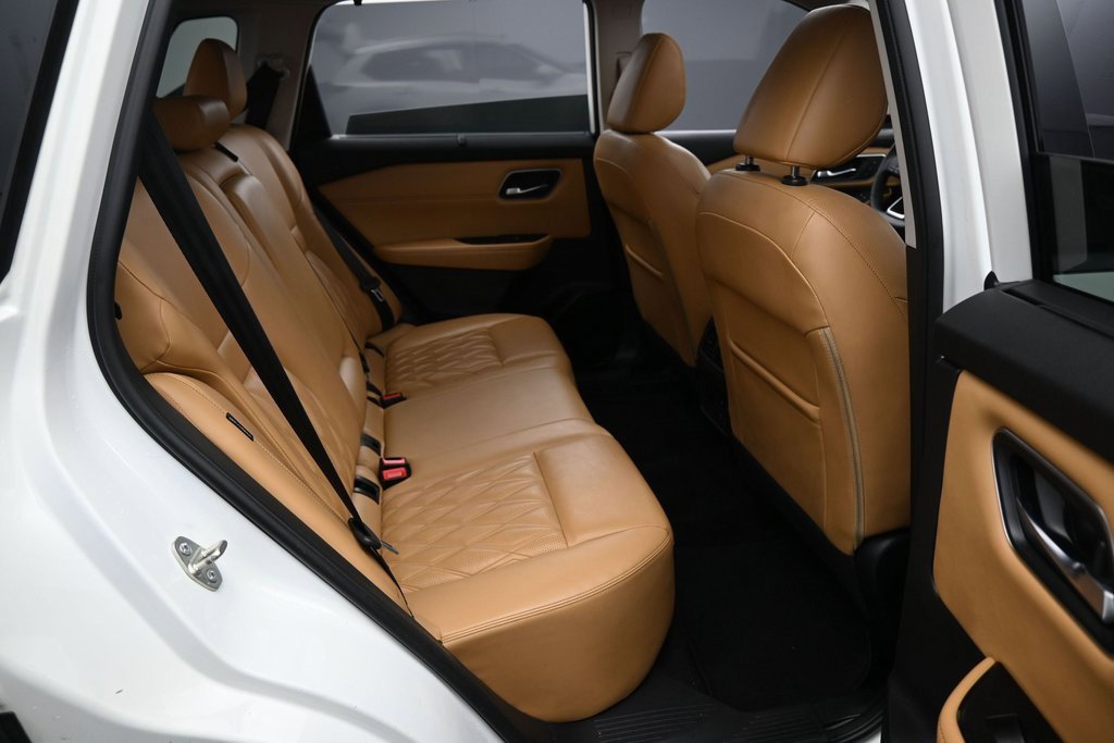 Used 2022 Nissan Rogue Platinum w/ Head-Up Display Package image 38