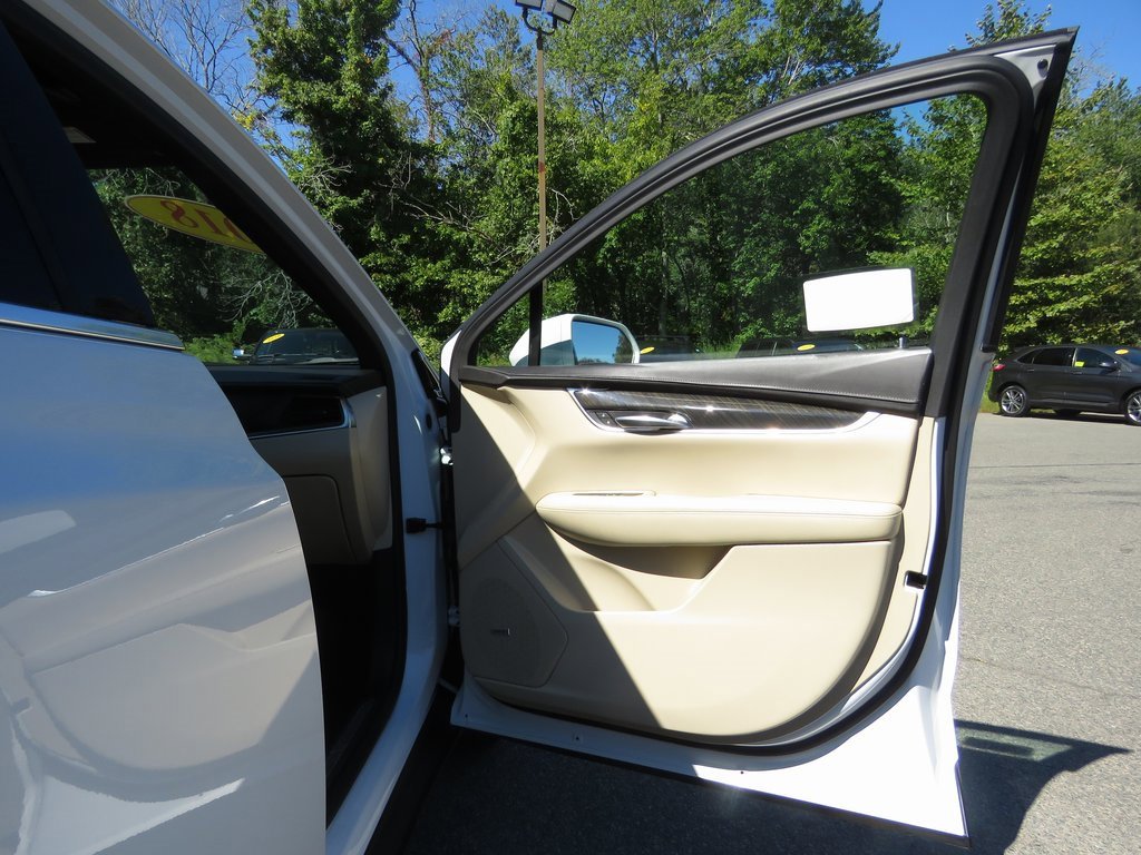 Used 2018 Cadillac XT5 AWD image 13