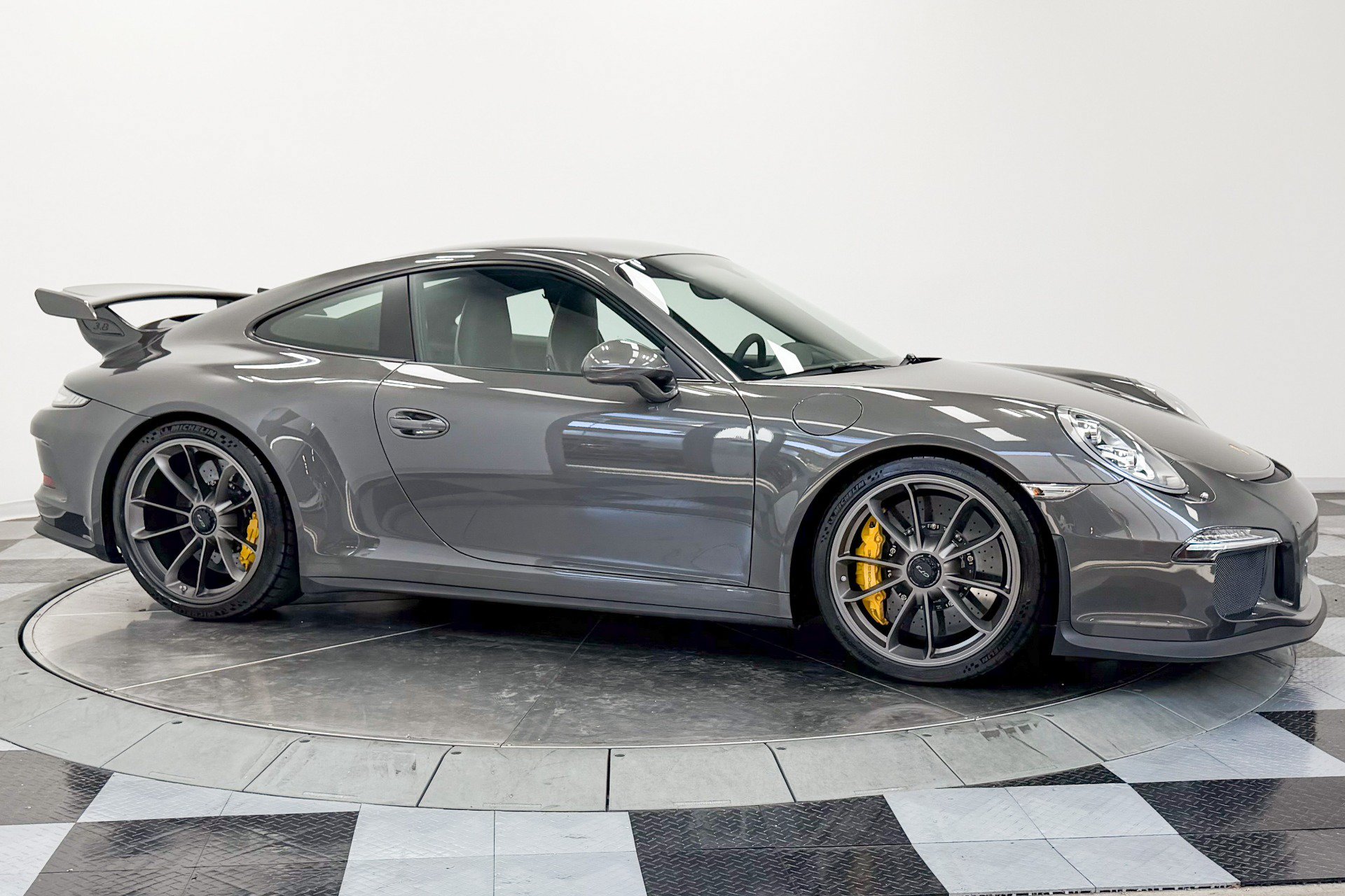 Used 2015 Porsche 911 GT3 RWD image 32