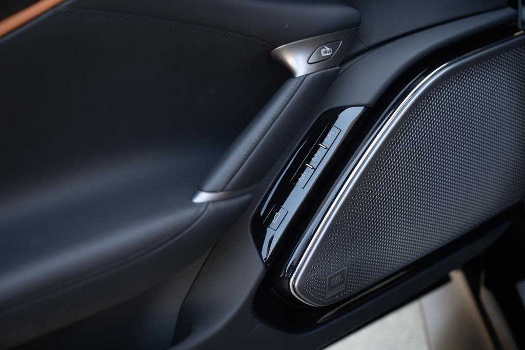 Used 2025 Ferrari Roma Spider RWD image 31