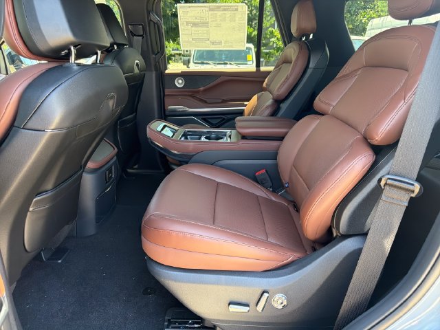 New 2026 Lincoln Navigator Reserve AWD/4WD image 15