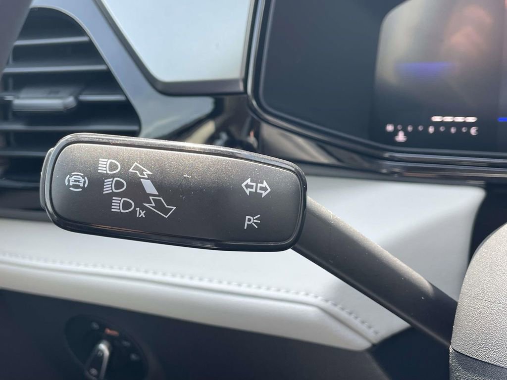 Used 2025 Volkswagen Taos S AWD/4WD image 19