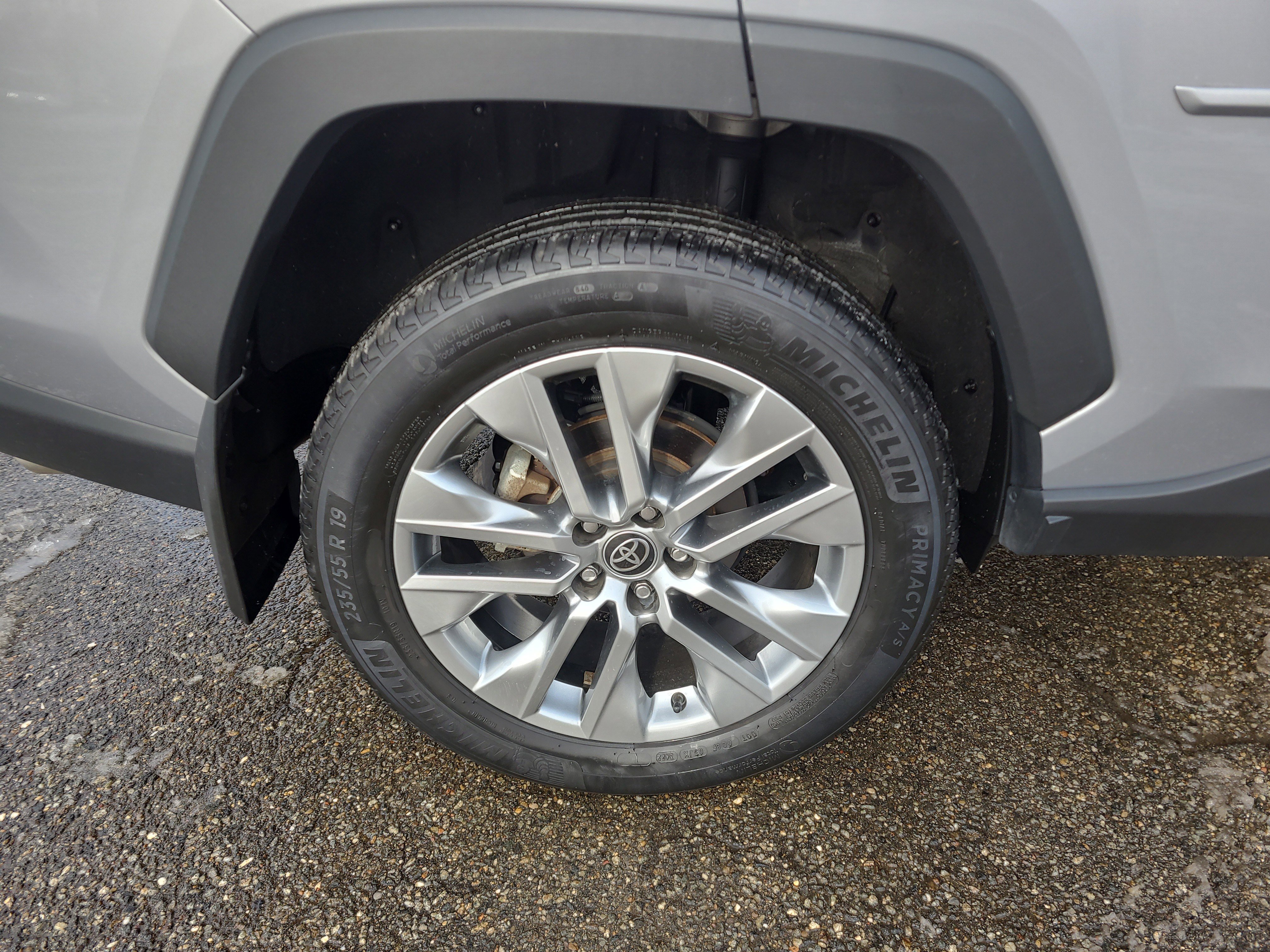 Used 2023 Toyota RAV4 Limited image 12